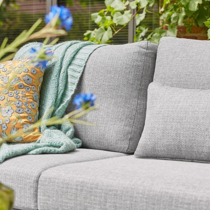 sofaset_suns_savona_mrg_lightanthracite_mood_detail_03_1500